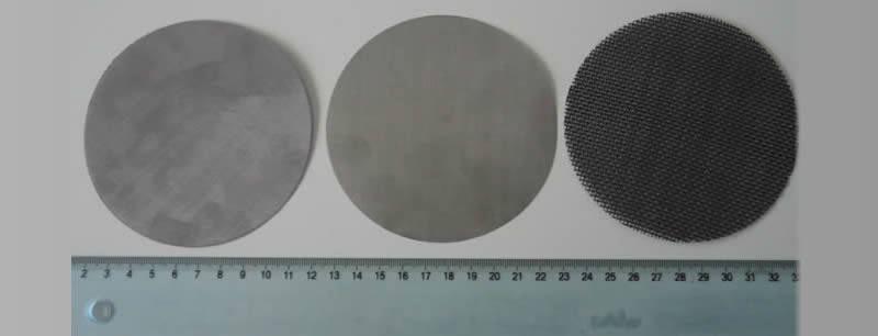 Three screen filter extruder images with filter diameter 104 mm.
