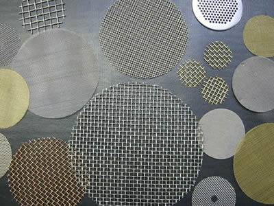 有幾種不同類型的圓形擠出機篩網。