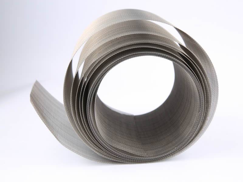 There is a roll of continuous exchange mesh roll.