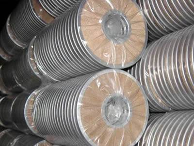There are many copper ring filter screens wrapped with plastic film.
