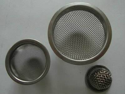 There are three extruder screen bowls with different density.