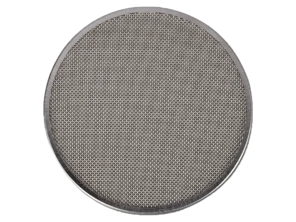 There is a multilayer extruder screen disc with metal rims.