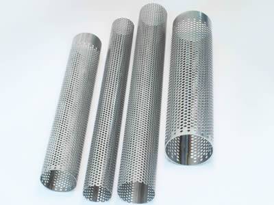 There are four perforated extruder screen tubes with different diameters.