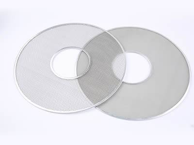 Il existe deux disques d'extrudeuse en forme d'anneau avec un nombre de mailles différent.