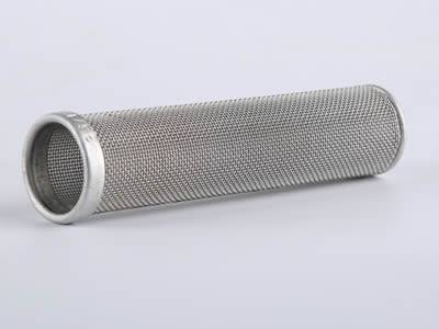 There is a coarse mesh extruder screen tube.